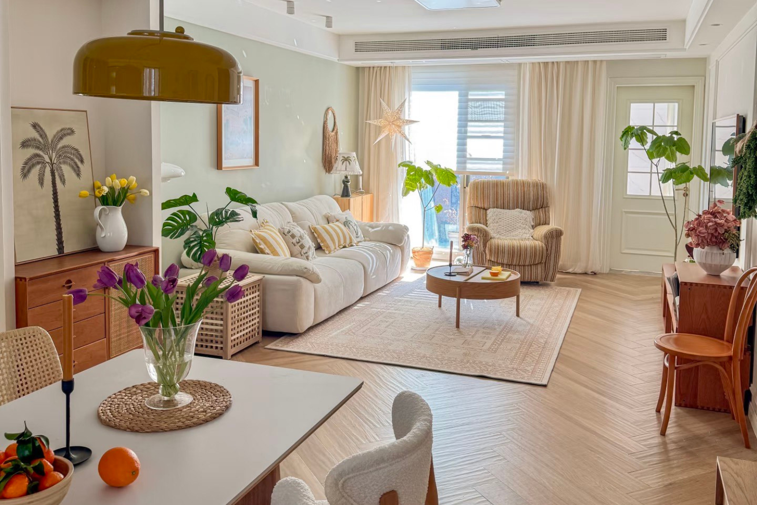 Welcoming Spring Home: Light, Fresh Decor for the Season Ahead