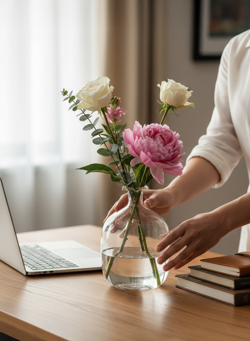 Honeyglow Clear Glass Bottle Bud Vase, 4" Diameter & 6" Tall, Pack of 12