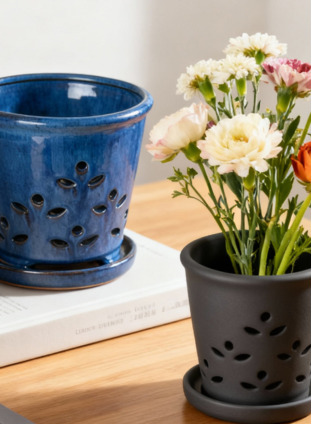 Leaf Breeze Glazed Ceramic Planter, Bundle of 2