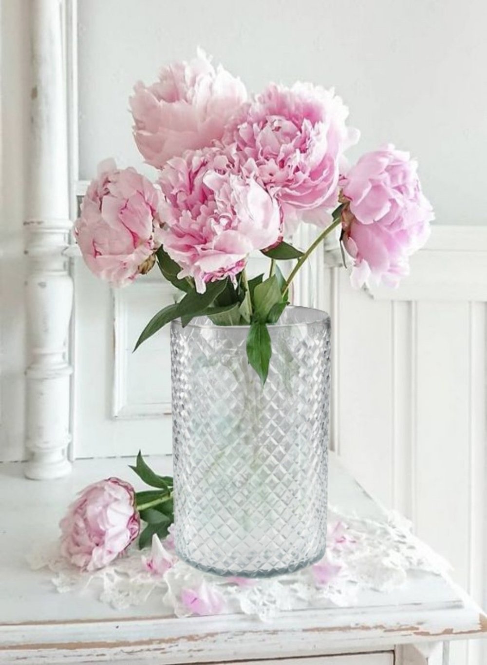 Diamond Cut Glass Vase, In 3 Shapes