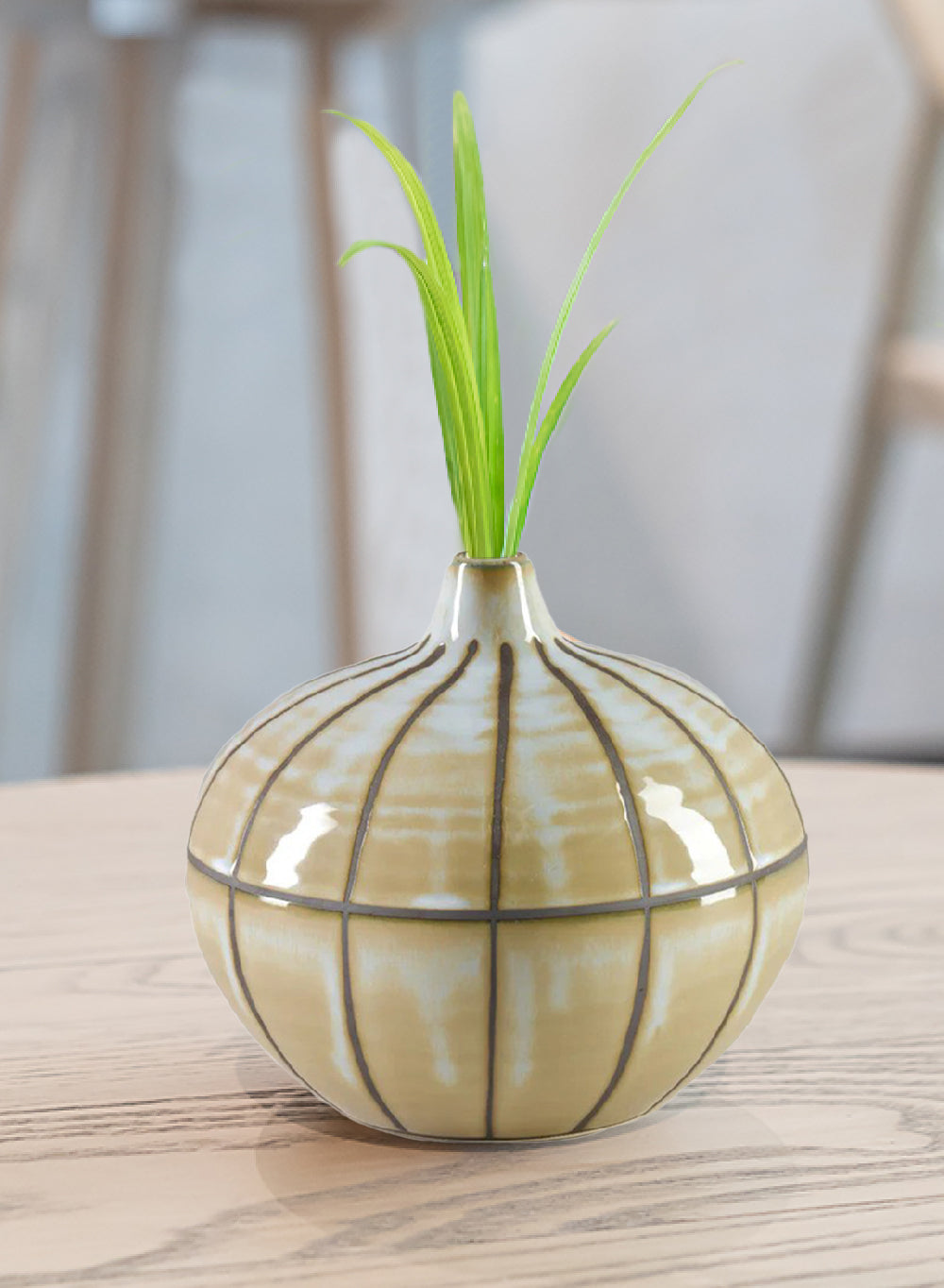 6.5" Ceramic Globe Vase