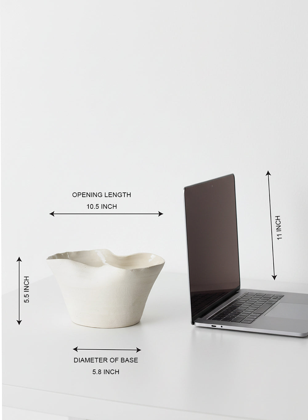 Curvia Matte Ceramic Vase Collection