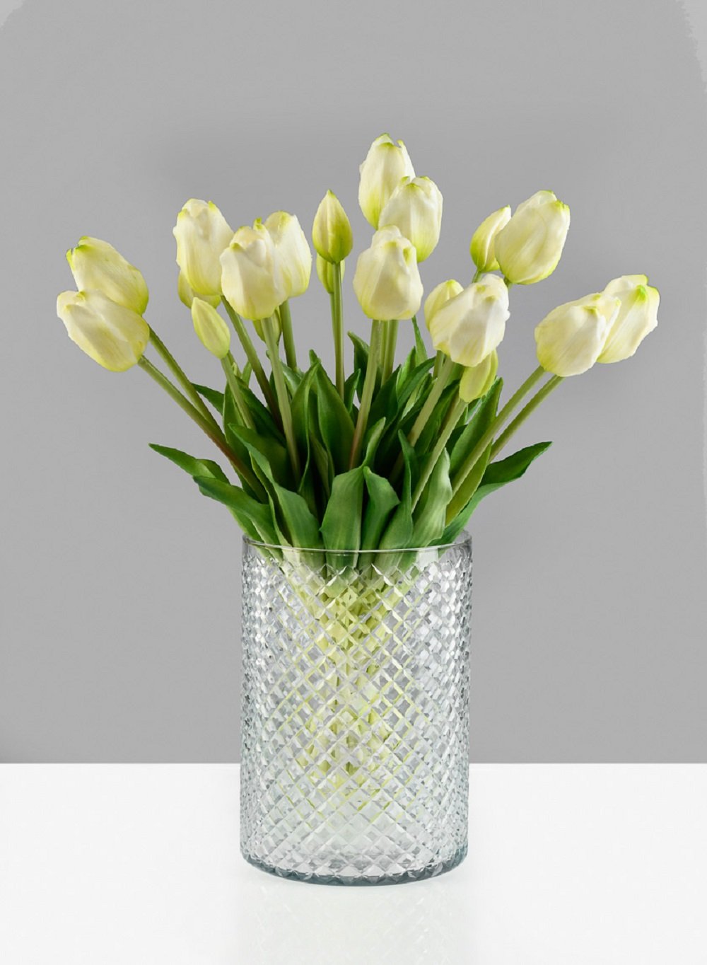 Serene Spaces Living Diamond Cut Glass Flowers Vase for Weddings, In 3 Shapes