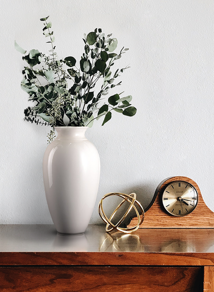 White Ceramic Urn Vase, In 2 Sizes